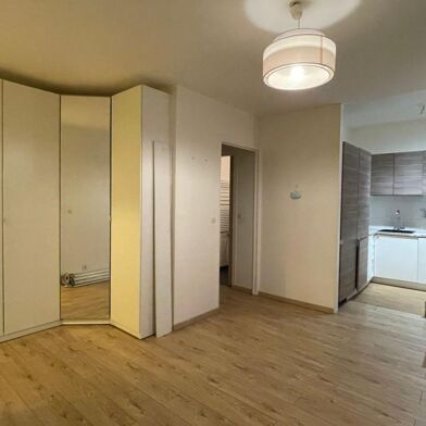 Appartement 1 pièces 830 €