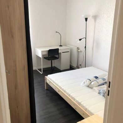Appartement 5 pièces 530 €