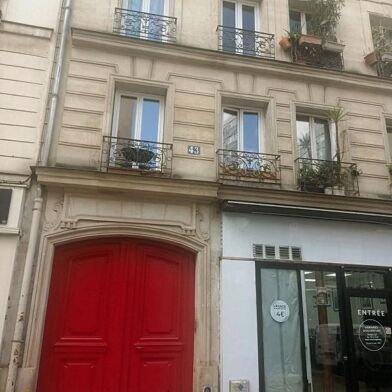 Appartement 1 pièces 830 €