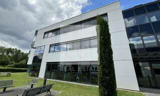 Bureau  3939 m² à louer à Saint-Priest (69800)
