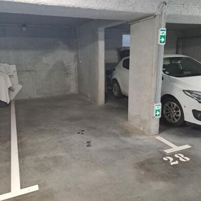 Garage  24000 €