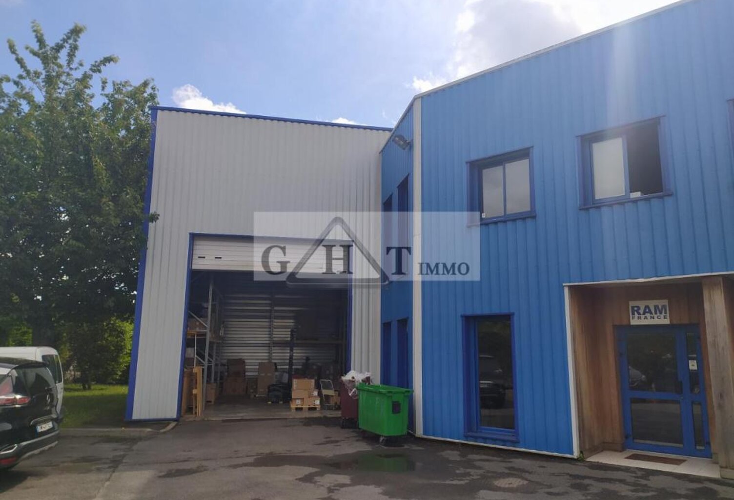384 M² ENTREPOT BUREAUX A VENDRE A CHELLES — photo 1
