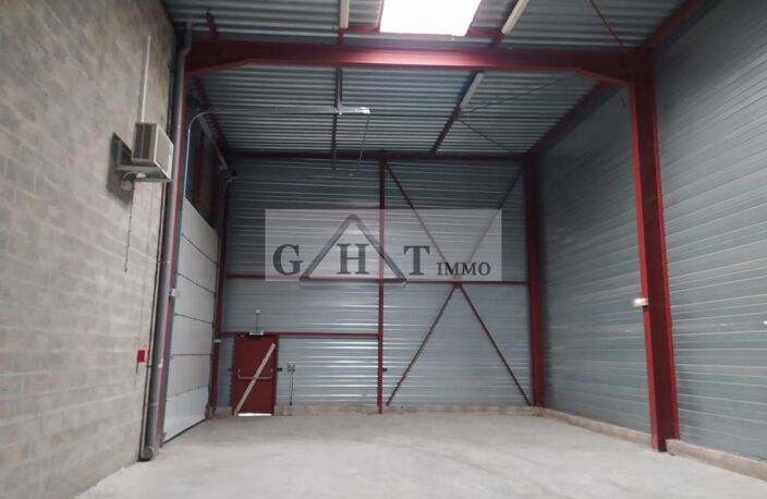 384 M² ENTREPOT BUREAUX A VENDRE A CHELLES — photo 2