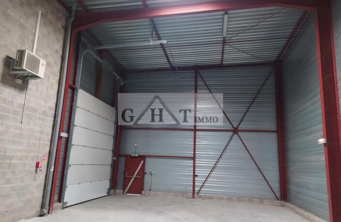 384 M² ENTREPOT BUREAUX A VENDRE A CHELLES — photo 3
