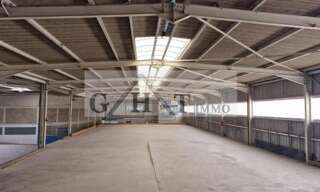 Local industriel  2205 m² à vendre à La Ville-du-Bois (91620)