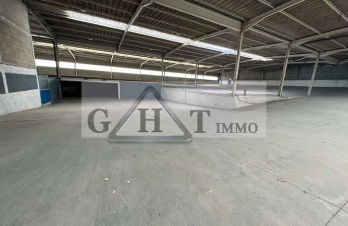 2200 M² ENTREPOT BUREAUX  A VENDRE — photo 4
