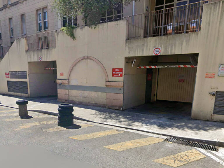 GARAGE A LOUER RDC + Sous-sol - 80€ + TVA — photo 1