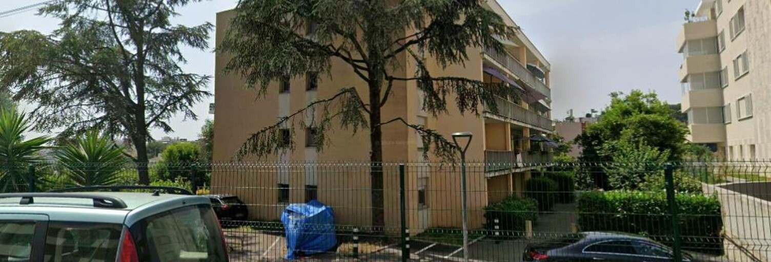 Garage  10 m² à louer à Cagnes-sur-Mer (06800)