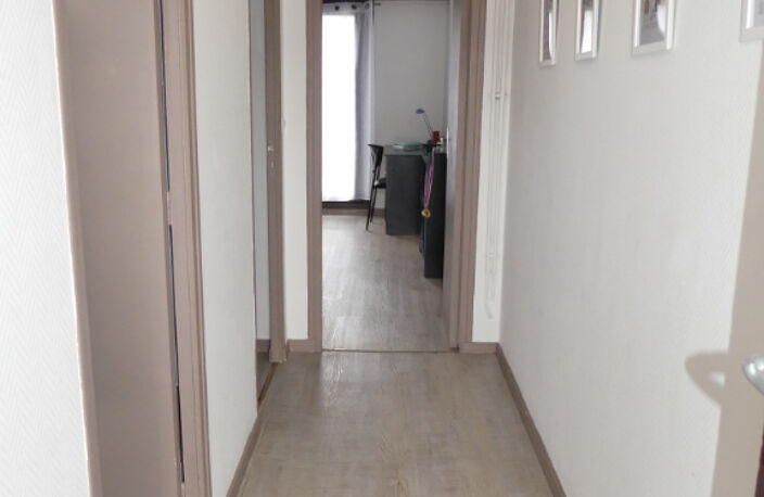 PAU T1 BIS MEUBLÉ AVEC GARAGE — photo 3