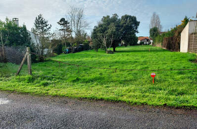 Terrain à bâtir proche du bourg du château de 650 m2 — photo du bien