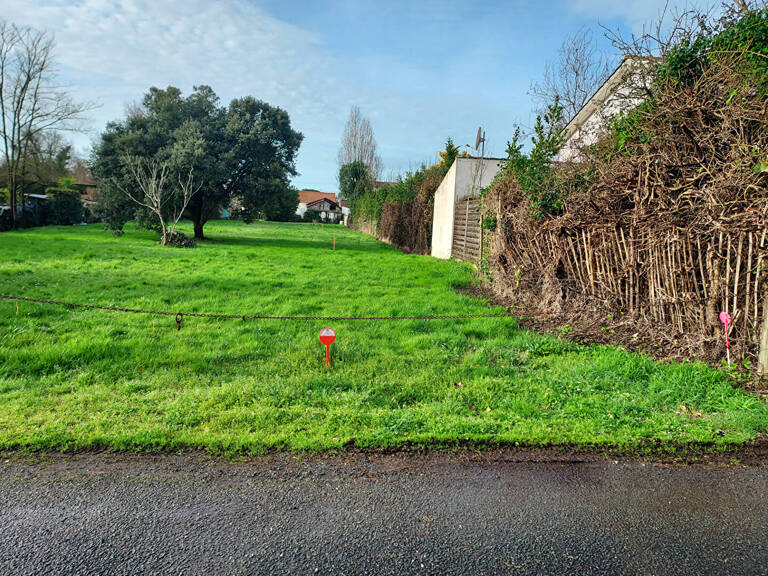 Terrain à bâtir proche du bourg du château de 849 m2 — photo 1
