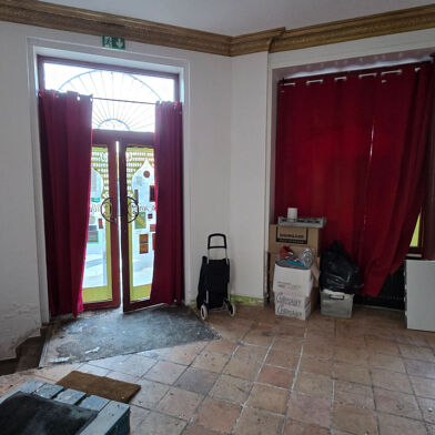 Commerce  242000 €