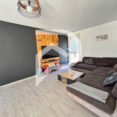 Appartement 4 pièces 220000 €