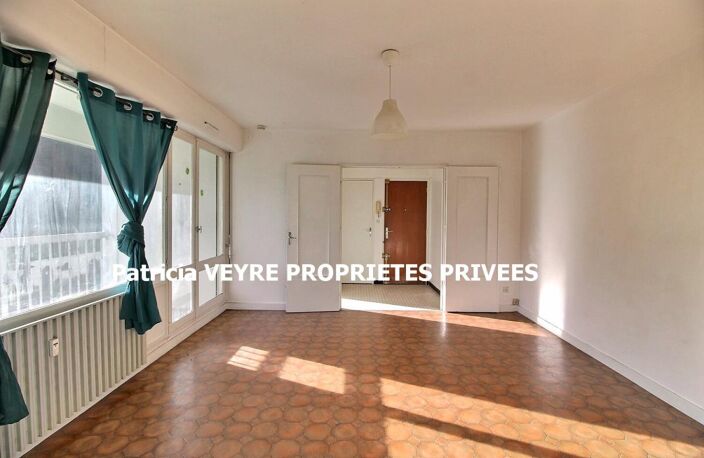 Saint Etienne 42100 Appartement 46m² 3 pièces une chambre une cave — photo 2