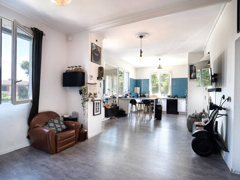 Maison au calme avec potentiel locatif  dans un écrin de verdure — photo 1