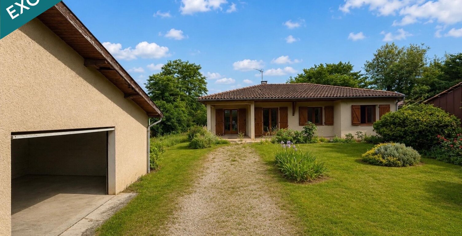 Maison avec dépendance, garage et terrain arboré / — photo 1