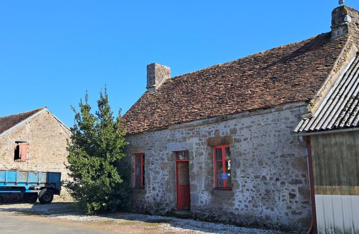 Locals d'activités de 1000m² sur 6675m² terrain — photo 3