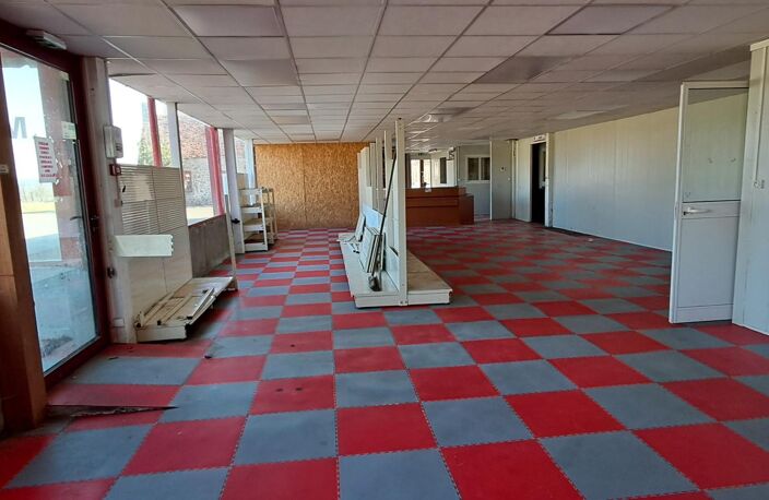Locals d'activités de 1000m² sur 6675m² terrain — photo 5