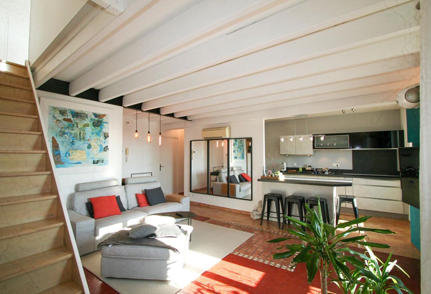 MANOSQUE centre, luminosité et charme intemporel pour ce DUPLEX de 73 m² avec de beaux volumes — photo 1