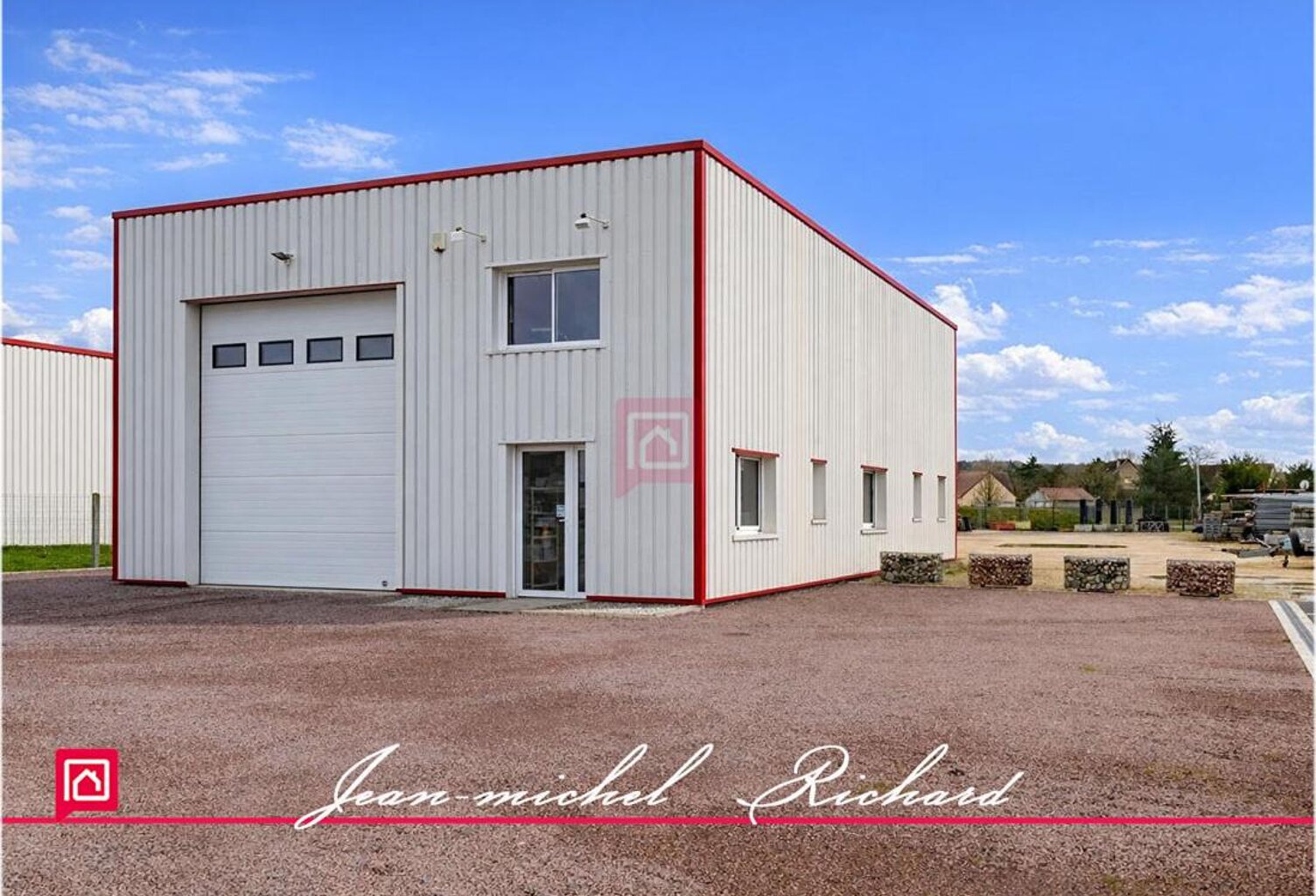 Local commercial Noyers Sur Cher 192m2 — photo 1