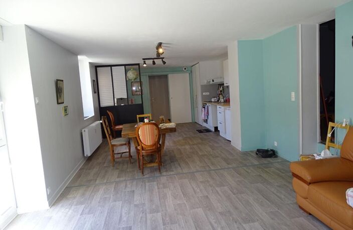 Appartement  rénové avec 3 chambres de 117 m²  habitable à Moirans-en-Montagne — photo 2
