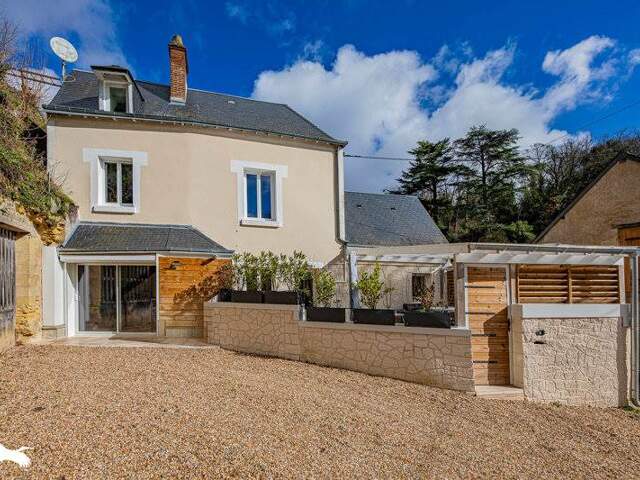 Maison en pierre de 5 pièces principales — photo du bien