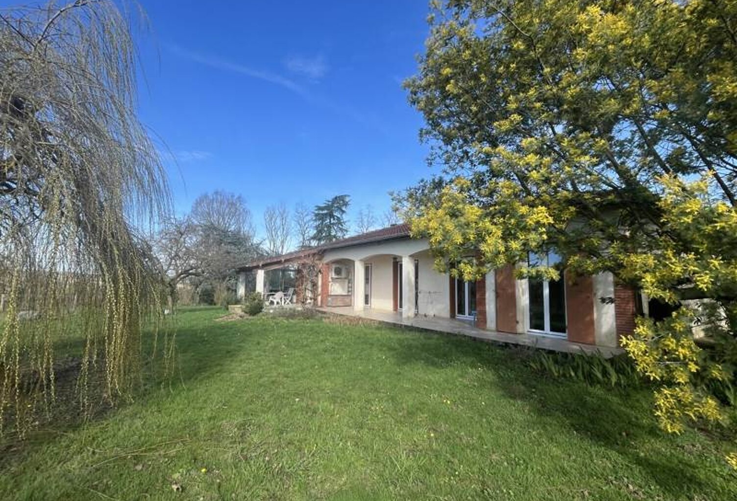 Villa de 5 pièces principales — photo 1