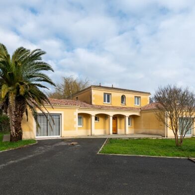 Maison 5 pièces 399000 €