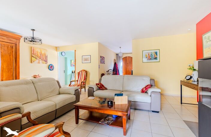 Vente maison 4 pièces 124 m² Carbon-Blanc (33560) — photo 3