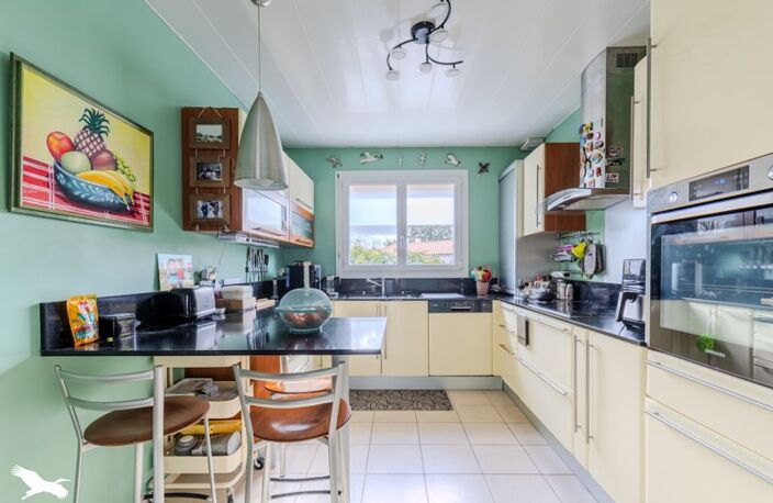 Vente maison 4 pièces 124 m² Carbon-Blanc (33560) — photo 5