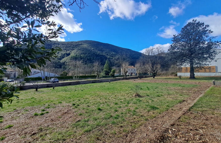 Terrain à bâtir en centre village — photo 2