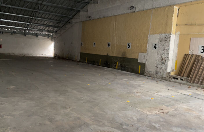 A LOUER // AVIGNON Proche centre ville place de parking — photo 3