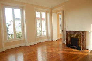 Appartement 6 pièces 945 €
