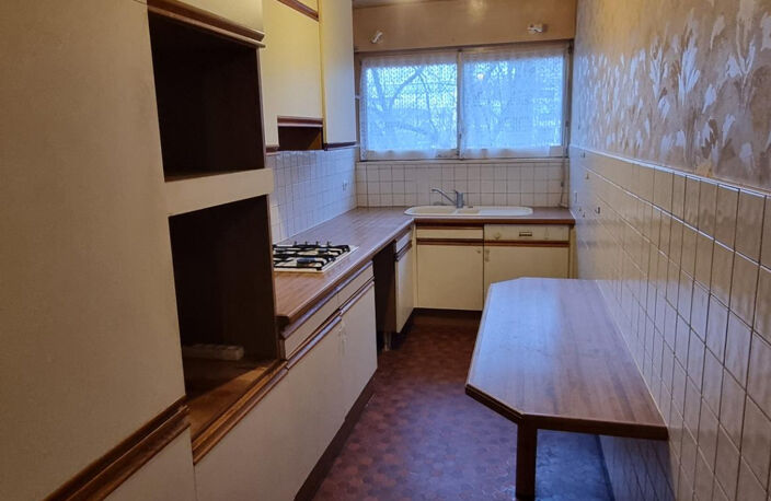 F4 80m2 avec balcon, cave et 2 parkings privatifs - Proche t — photo 3