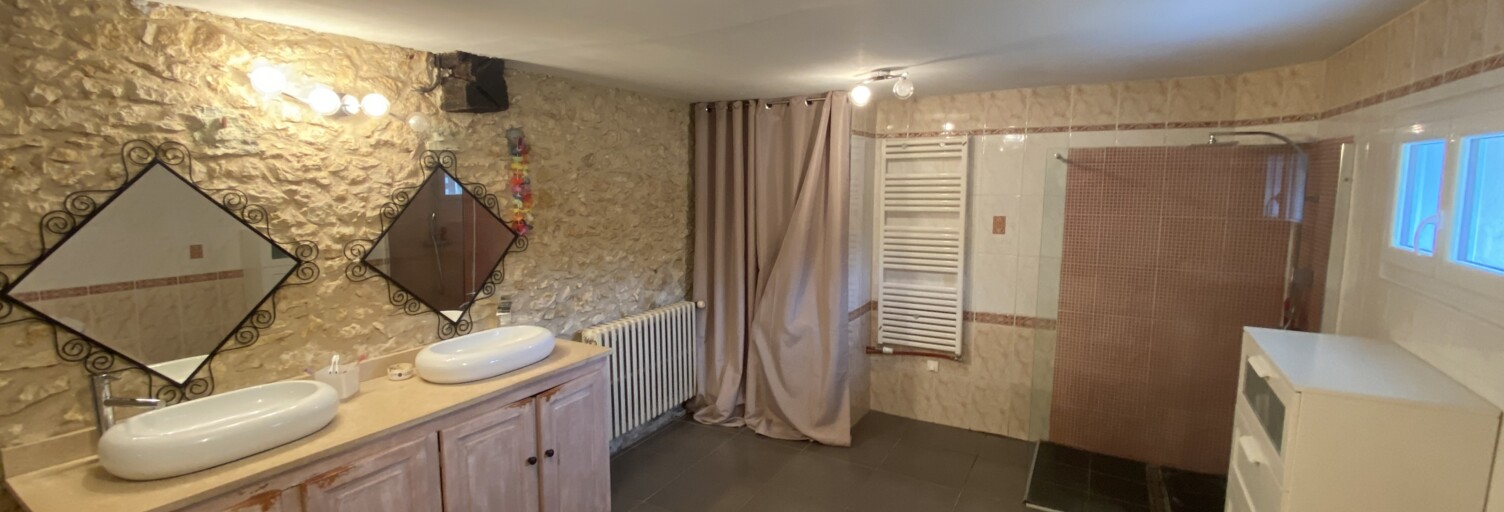Maison 8 Pièces 200 m² à vendre à Donnezac (33860)