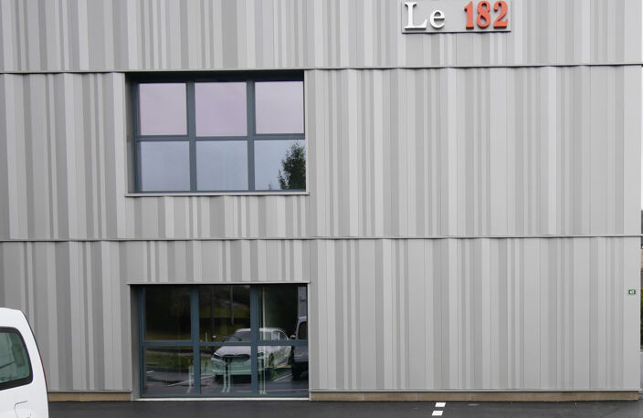 PROGRAMME NEUF 'LE 182' - Local d'activités à Sillingy — photo 2