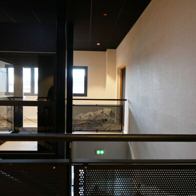 Local industriel  274000 €