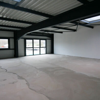 Local industriel  347000 €