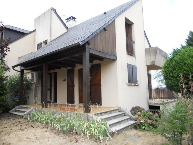 Villa / Maison  T6 à louer Réquista 12170