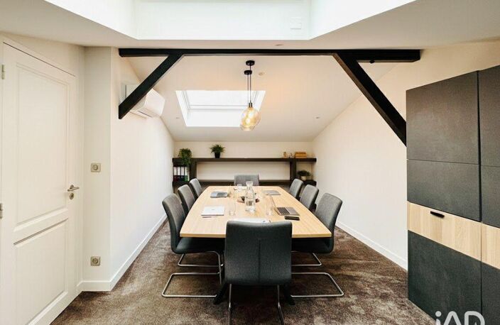 Vente Bureaux 251 m&sup2; — photo 2