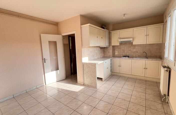 Bel appartement plein centre de Carhaix — photo 2