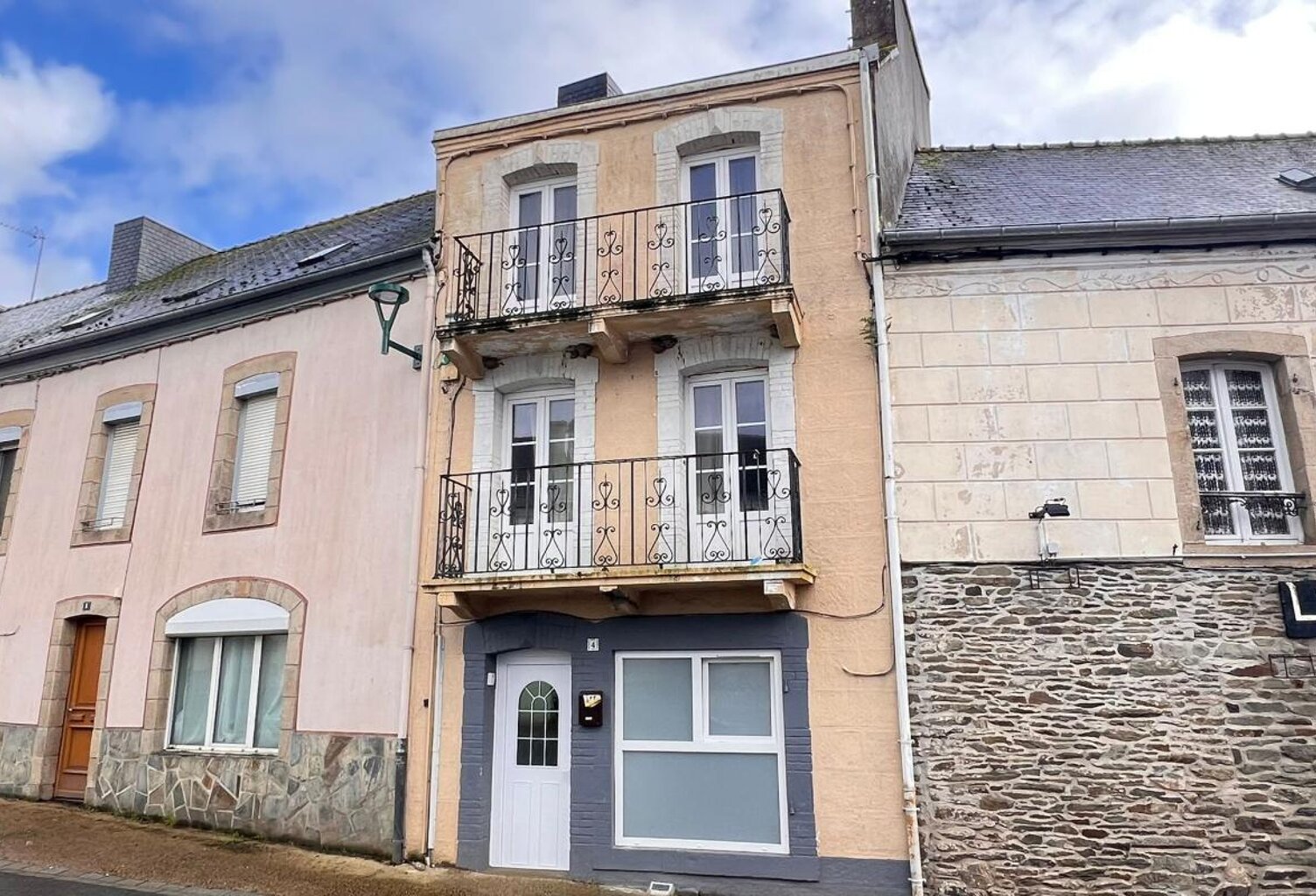 Immeuble À Vendre — photo 1