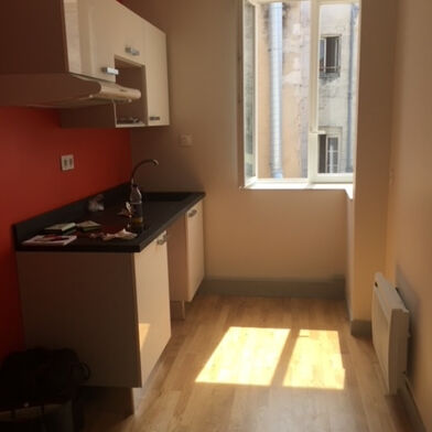 Appartement 3 pièces 855 €