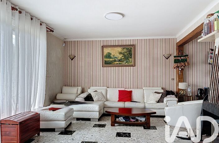 Vente Maison/villa 7 pièces — photo 3