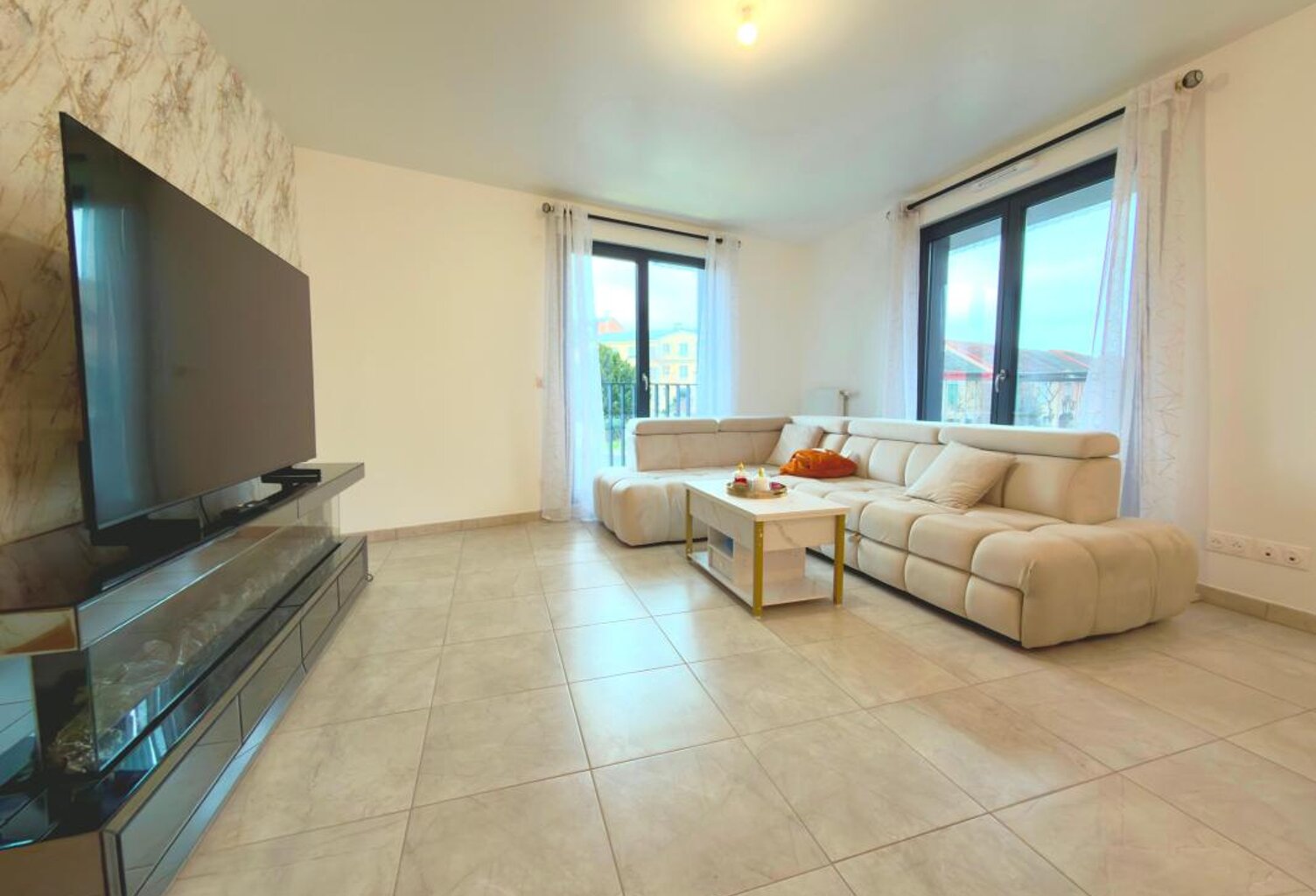 Appartement À Vendre — photo 1