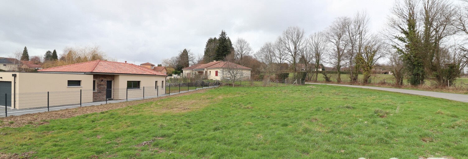 Terrain  1037 m² à vendre à Chaptelat (87270)