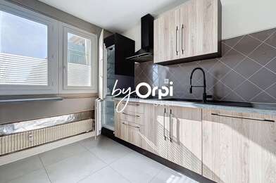 Appartement 4 pièces 165000 €