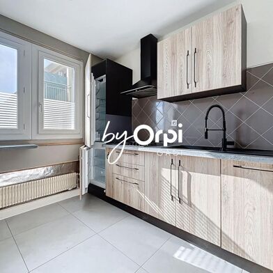 Appartement 4 pièces 165000 €