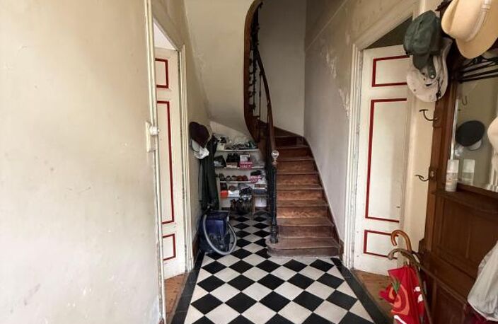 Maison charentaise 5 pièces avec 1 926m2 de terrain divisible CENTRE VILLE DE COZES — photo 2