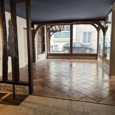 Commerce  169900 €